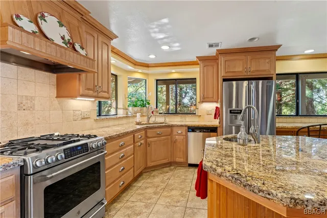 $875,000 | 26419 Apache Trail, Rimforest, CA 92378