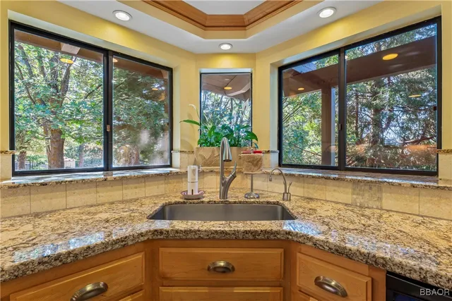 $875,000 | 26419 Apache Trail, Rimforest, CA 92378