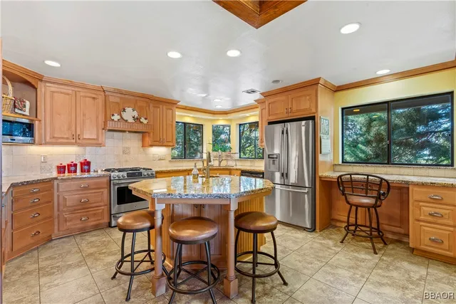 $875,000 | 26419 Apache Trail, Rimforest, CA 92378