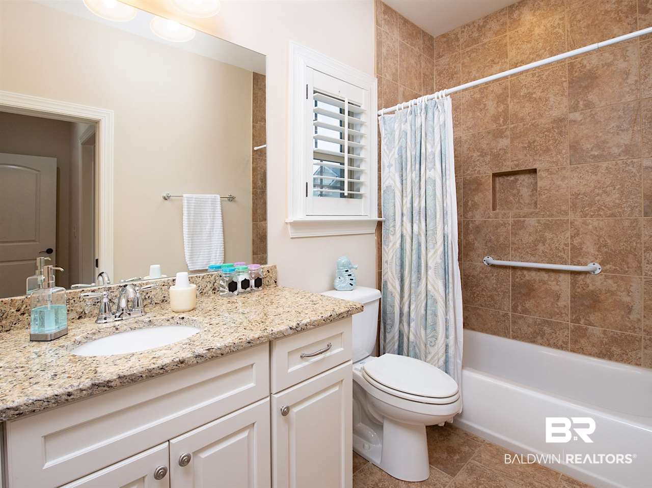 1902 Holmes Avenue, Unit 1902 Foley, AL 36535 - Photo 8 of 25 Guest Bath