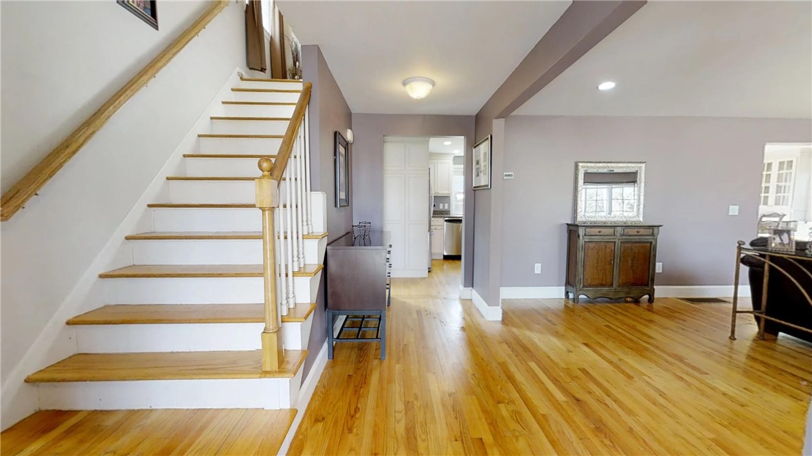 10 Friar Tuck Road Warwick, RI 02886 - Photo 3 of 39