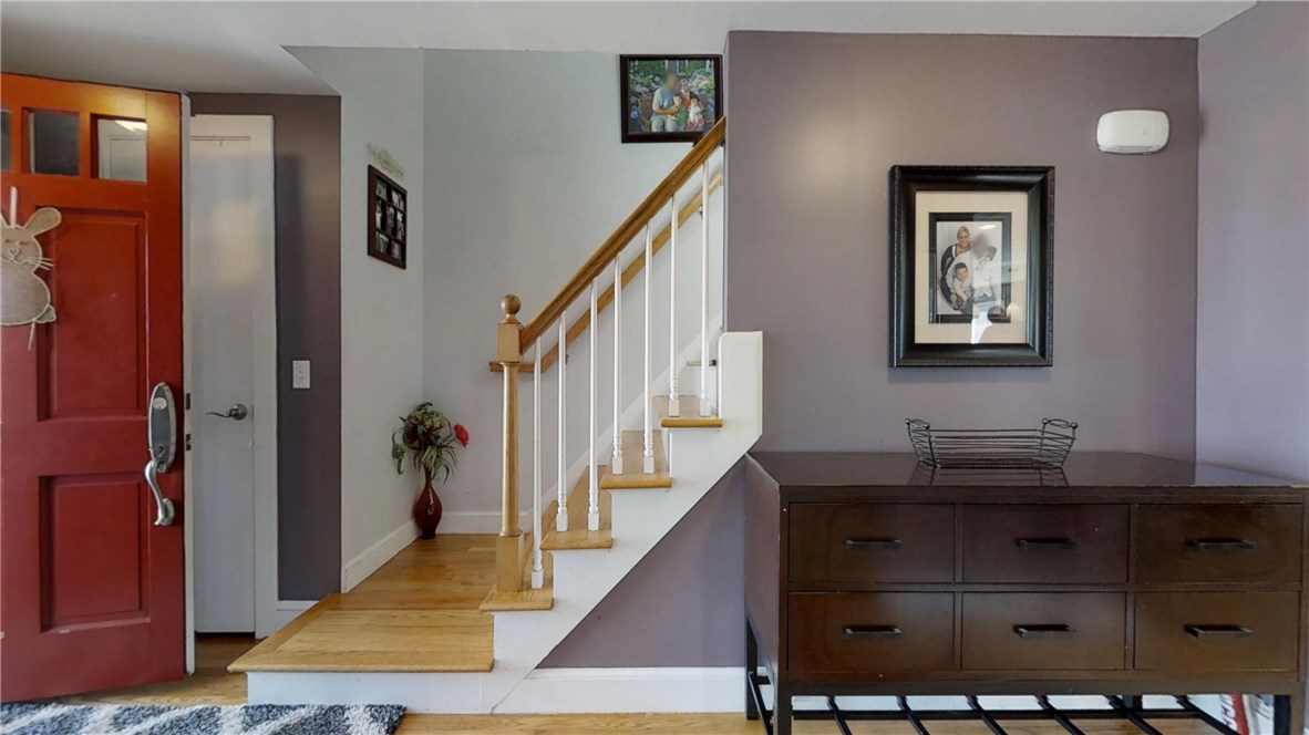 10 Friar Tuck Road Warwick, RI 02886 - Photo 4 of 39