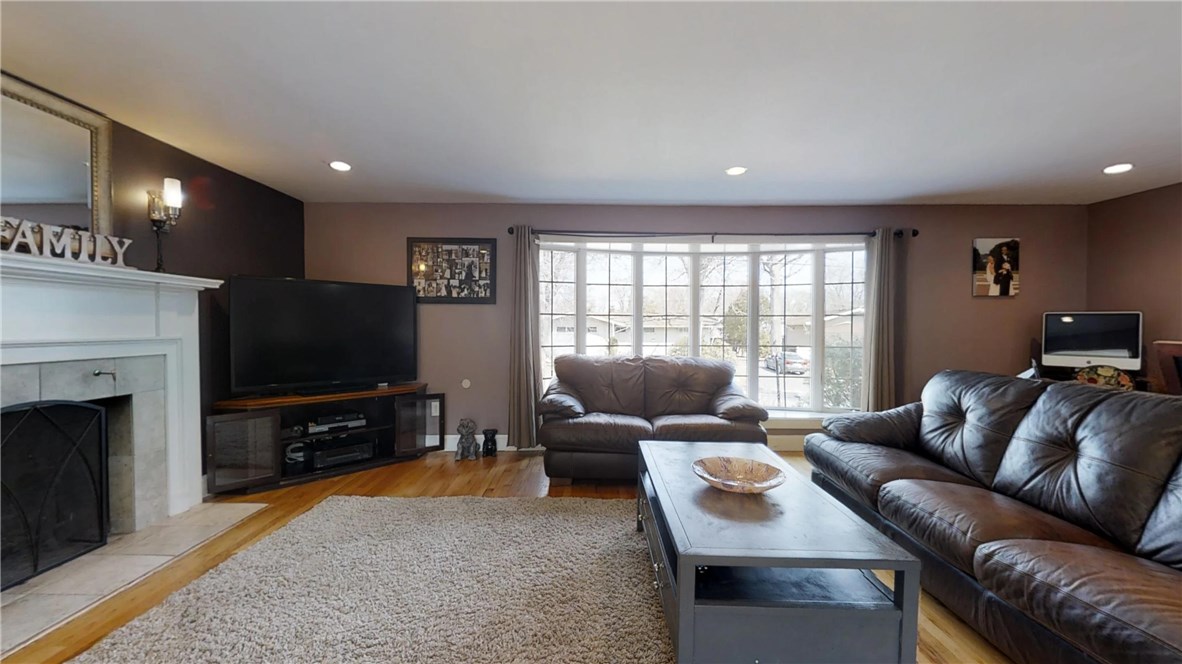 10 Friar Tuck Road Warwick, RI 02886 - Photo 8 of 39