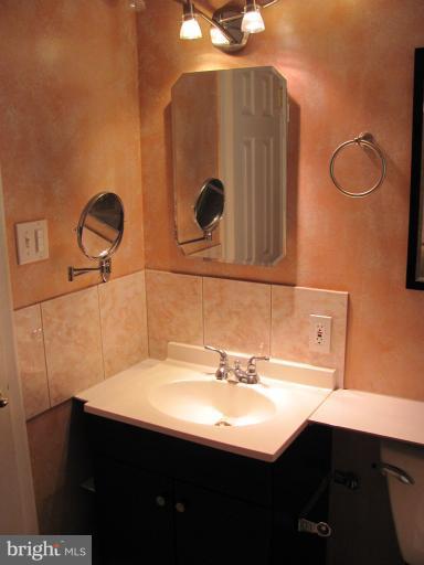 416 Highmeadow Road Reisterstown, MD 21136 - Photo 12 of 18 Bath (Master)