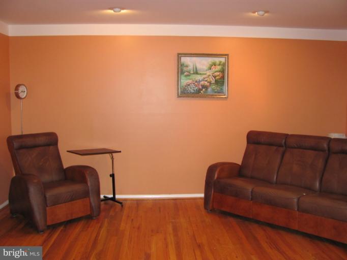 416 Highmeadow Road Reisterstown, MD 21136 - Photo 6 of 18 Living Room