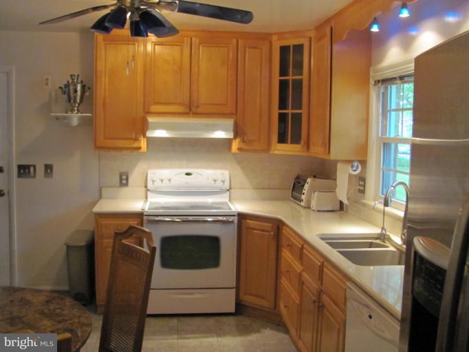 416 Highmeadow Road Reisterstown, MD 21136 - Photo 9 of 18 Kitchen