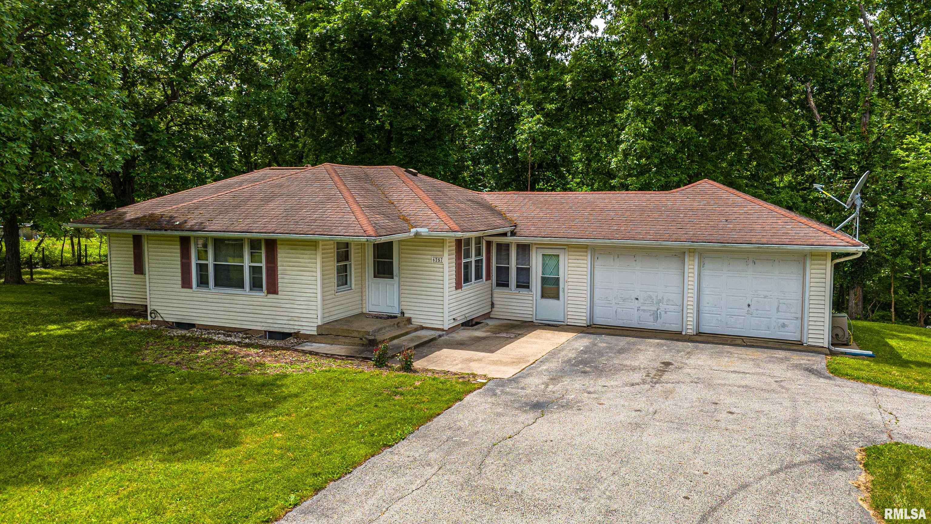 6257 North Oakley Road Argenta, IL 62501 - Photo 1 of 33 Gallery Image 1
