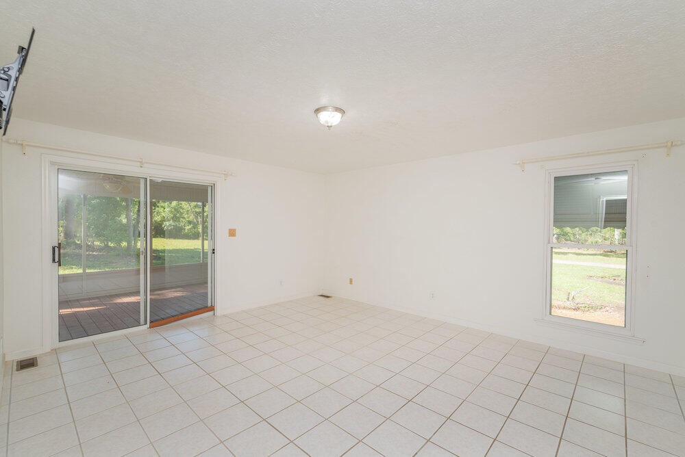 207 Cedar Road Plum Branch, SC 29845 - Photo 14 of 27 207_cedar_rd_024_121