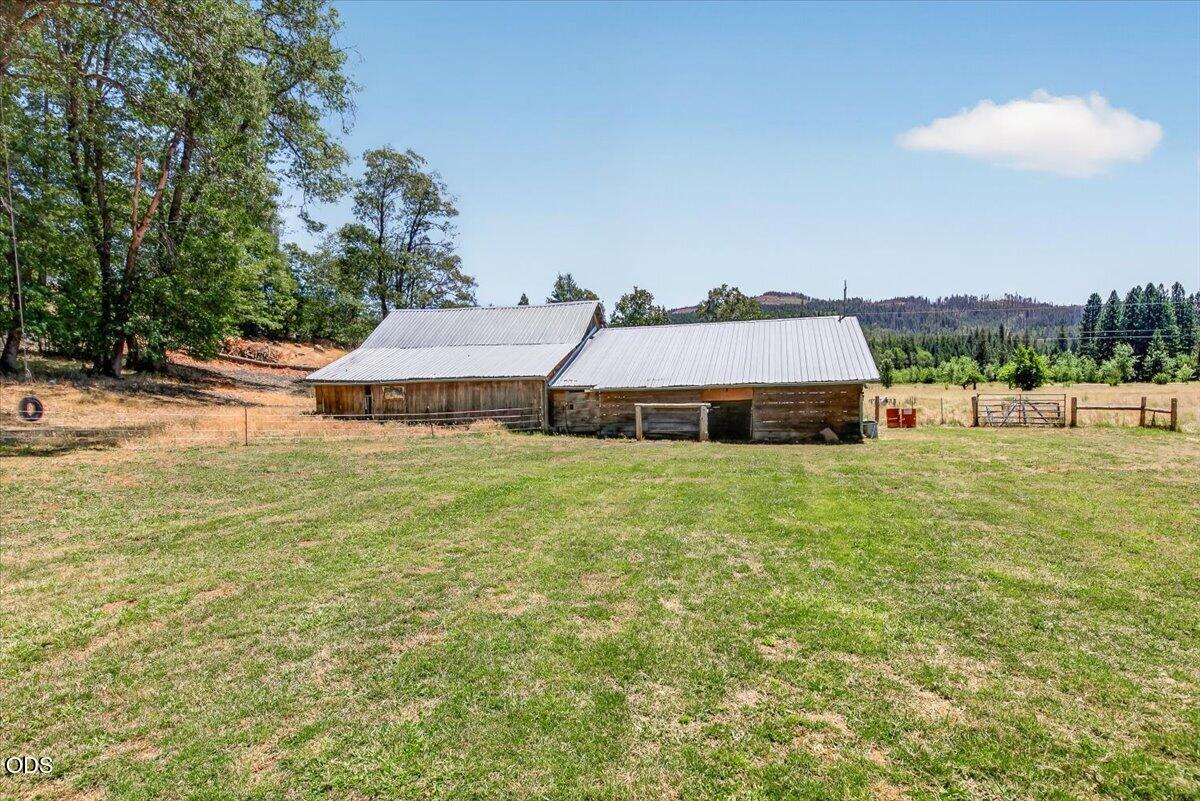14020 Geppert Road Eagle Point, OR 97524 - Photo 38 of 51