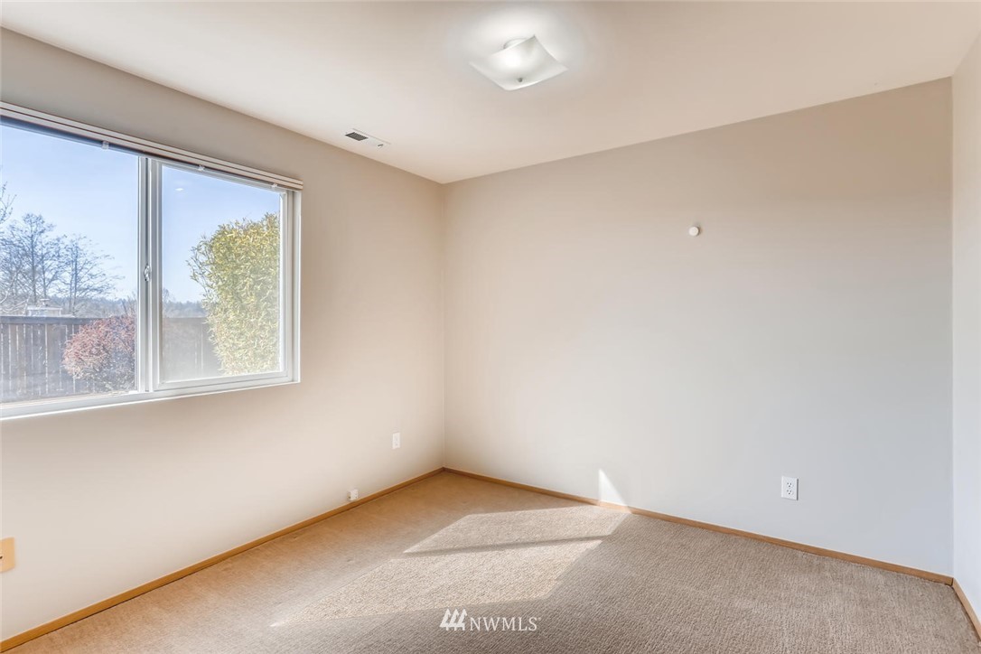21022 25th Drive Southeast Bothell, WA 98021 - Photo 23 of 27 an empty room with a window