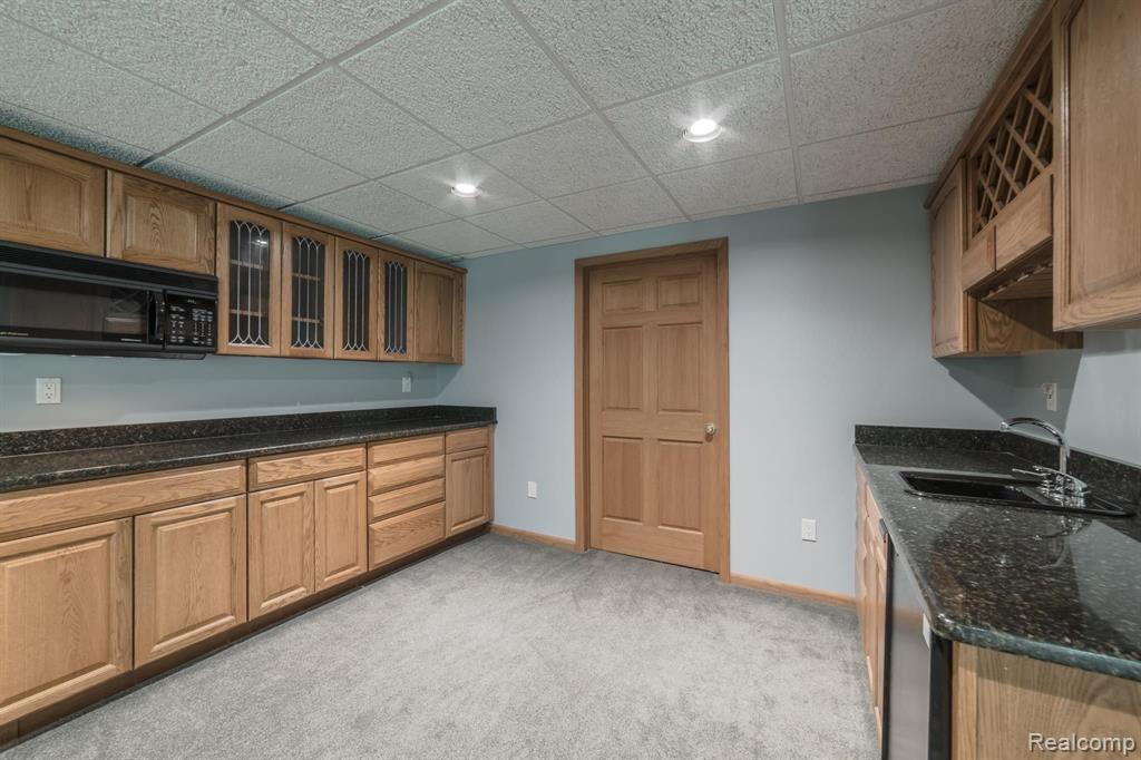 5690 Lost Lane Rochester, MI 48306 - Photo 50 of 99