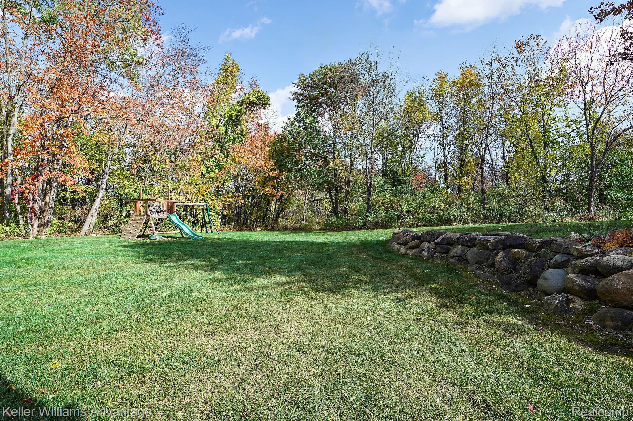 15271 Hawley Road Holly, MI 48442 - Photo 18 of 20 Back Yard.jpg