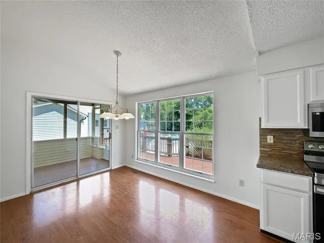 $408,000 | 4033 Treeshadow Drive, St. Peters, MO 63376