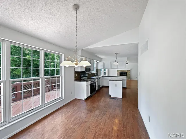 $408,000 | 4033 Treeshadow Drive, St. Peters, MO 63376