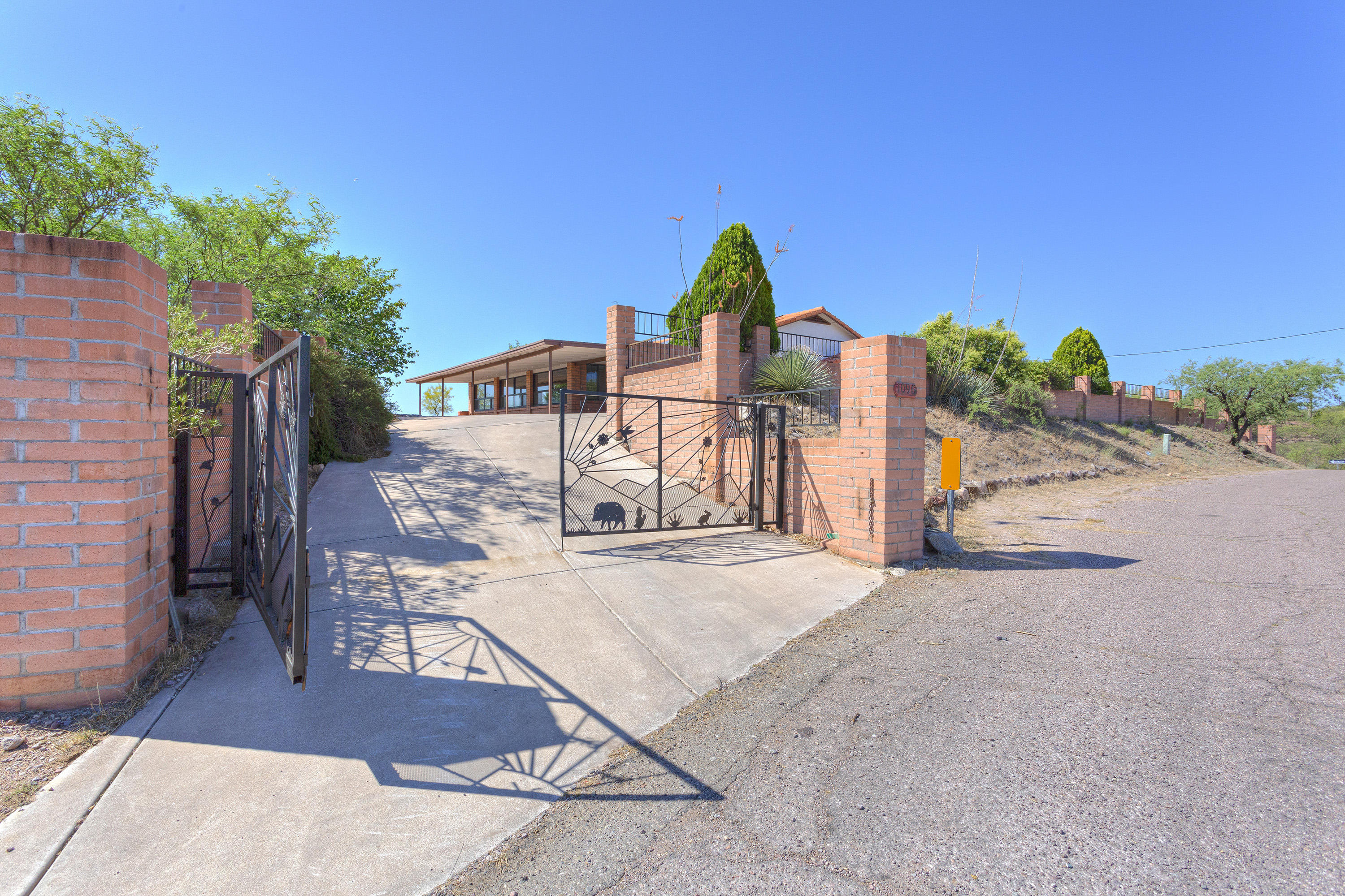 1096 Montosa Circulo Rio Rico, AZ 85648 - Photo 3 of 39 a view of a house with entertaining space