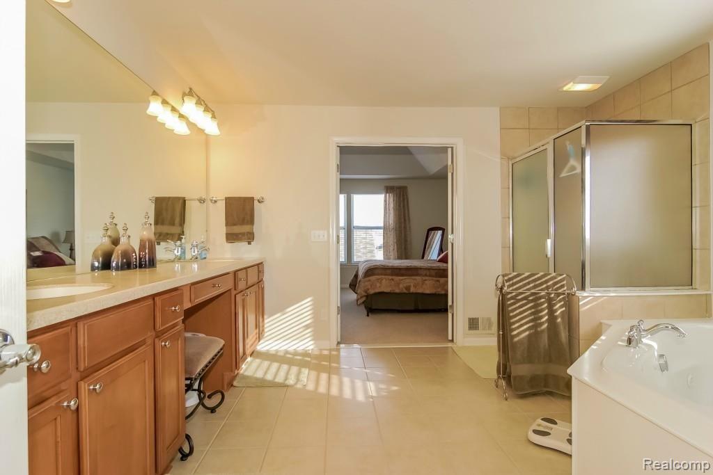 49364 Oxley Road Macomb, MI 48044 - Photo 24 of 35 024-Master_Bathroom-1338555-print.jpg
