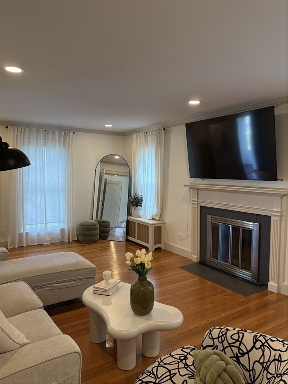 60 Rencelau Street Springfield, MA 01118 - Photo 2 of 30