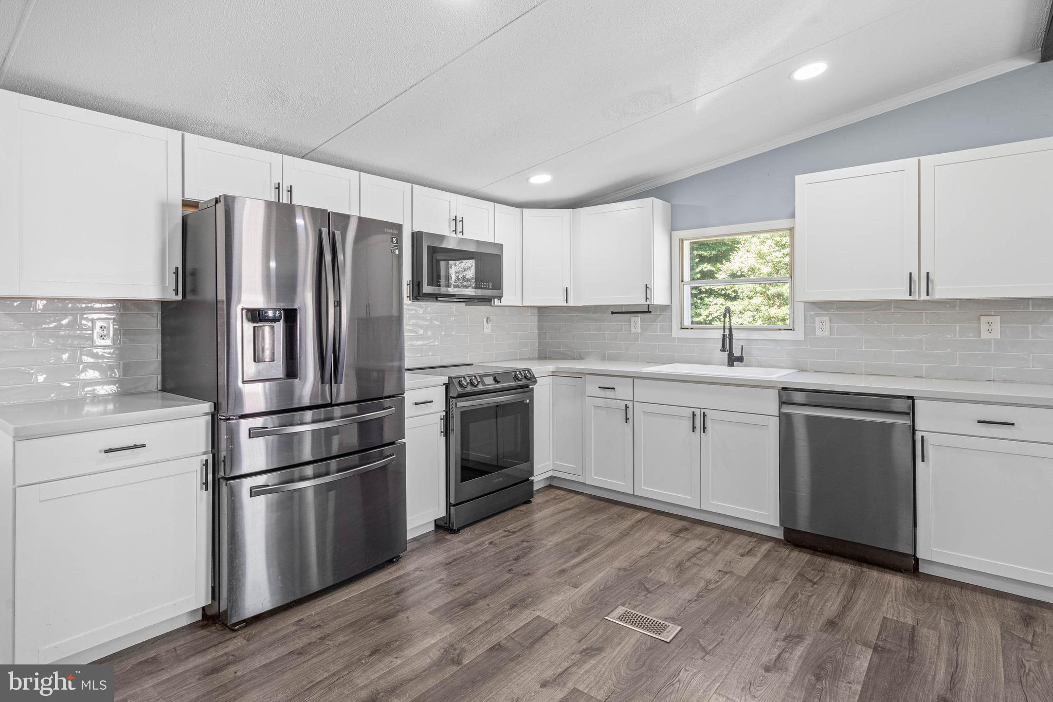 29756 Alexander Way Georgetown, DE 19947 - Photo 26 of 46 Modern Kitchen