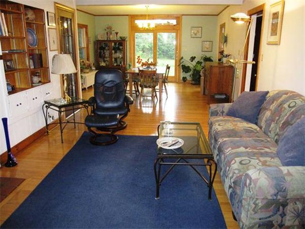 62 Riddell Street Greenfield, MA 01301 - Photo 3 of 17 Gallery Image 3