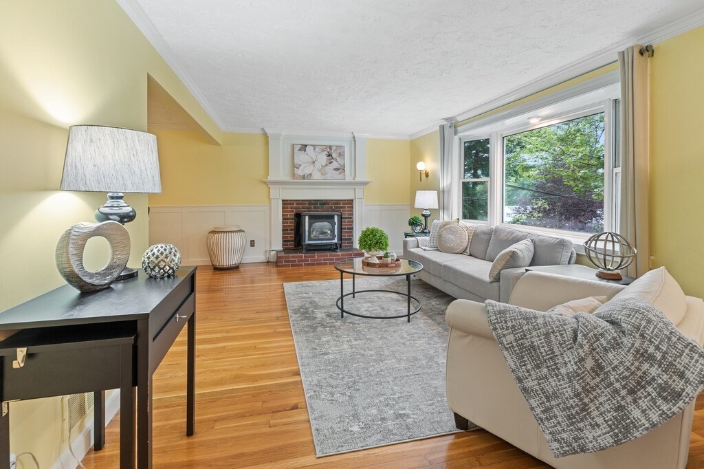 12 Bryant Road Framingham, MA 01701 - Photo 2 of 21 Gallery Image 2