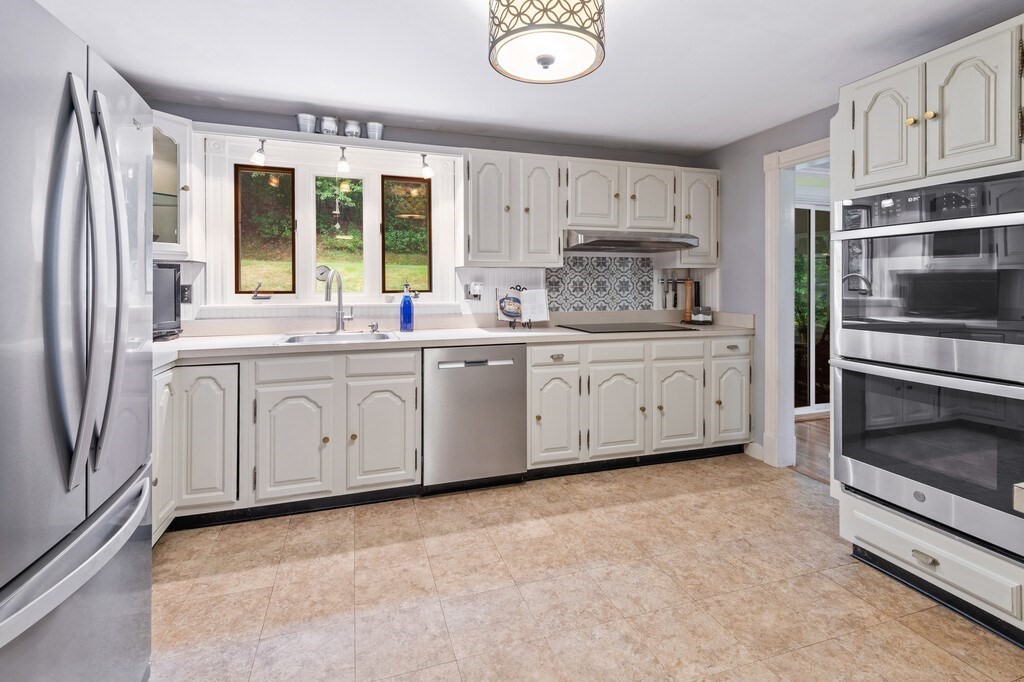 12 Bryant Road Framingham, MA 01701 - Photo 7 of 21 Gallery Image 7