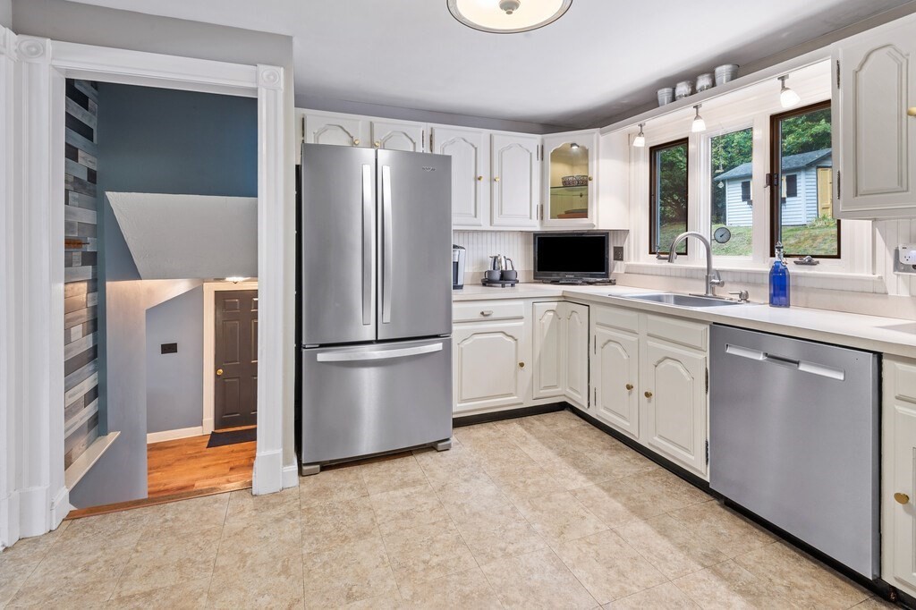 12 Bryant Road Framingham, MA 01701 - Photo 8 of 21 Gallery Image 8
