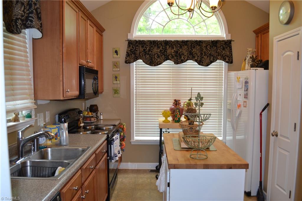 151 Falling Brook Road Stokesdale, NC 27357 - Photo 12 of 25 Gallery Image 12