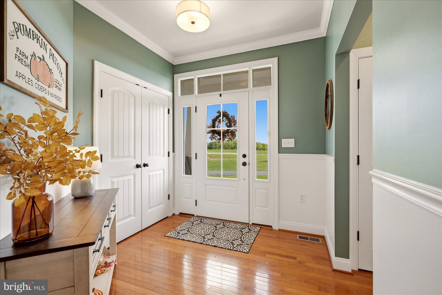 344 Hites Road Stephens City, VA 22655 - Photo 7 of 66 Foyer