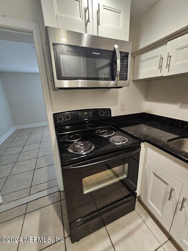 925 Phillips Street, Unit 2 Jacksonville, FL 32207 - Photo 6 of 13 kitchen3