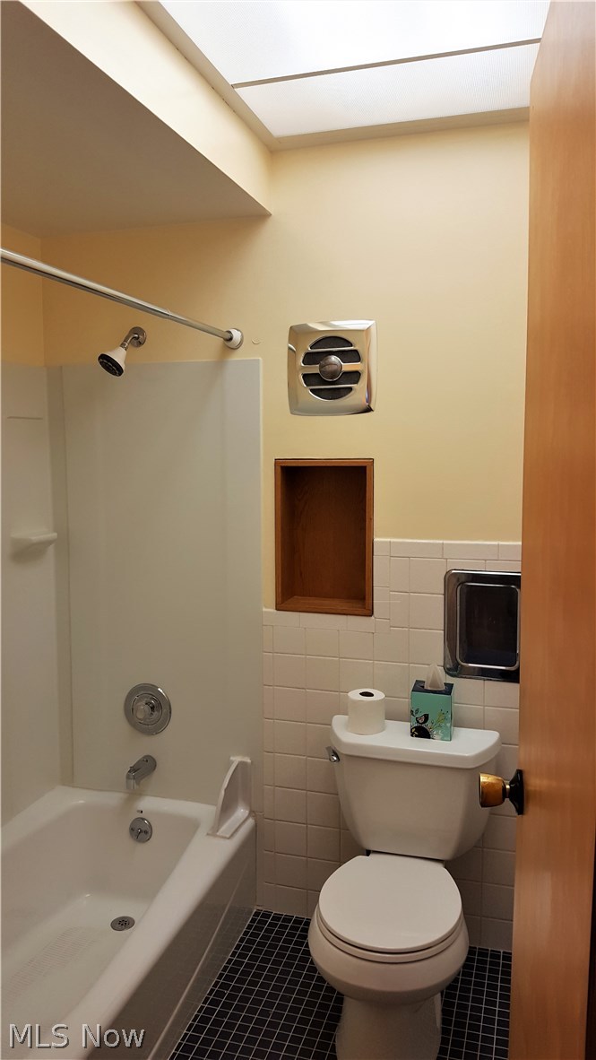 6423 Hamden Road Parma Heights, OH 44130 - Photo 12 of 23