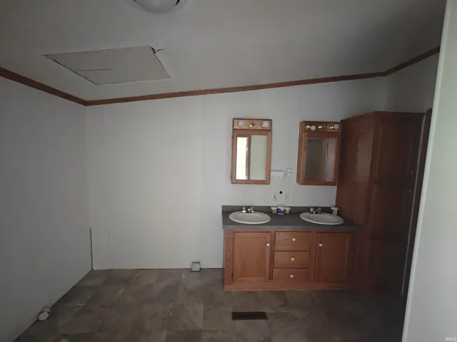 $202,000 | 78 EMS B6 Lane, Leesburg, IN 46538