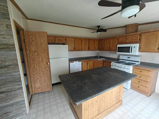 $202,000 | 78 EMS B6 Lane, Leesburg, IN 46538