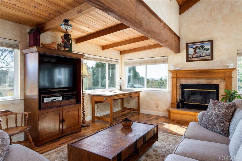 2573 Gum Tree Lane Fallbrook, CA 92028 - Photo 5 of 25