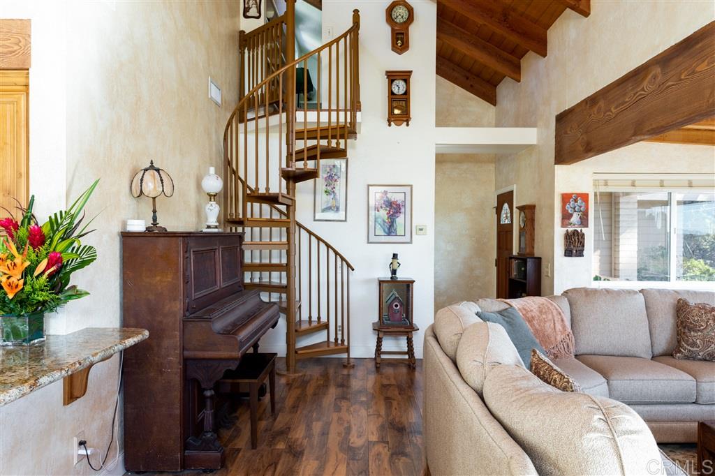 2573 Gum Tree Lane Fallbrook, CA 92028 - Photo 9 of 25