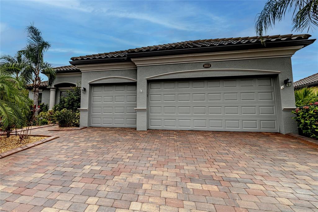 20315 Passagio Drive Venice, FL 34293 - Photo 3 of 40
