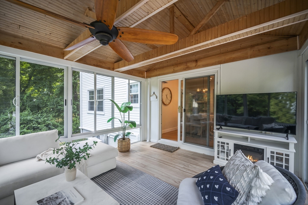 8 Bantry Road Southborough, MA 01772 - Photo 12 of 40 Gallery Image 12