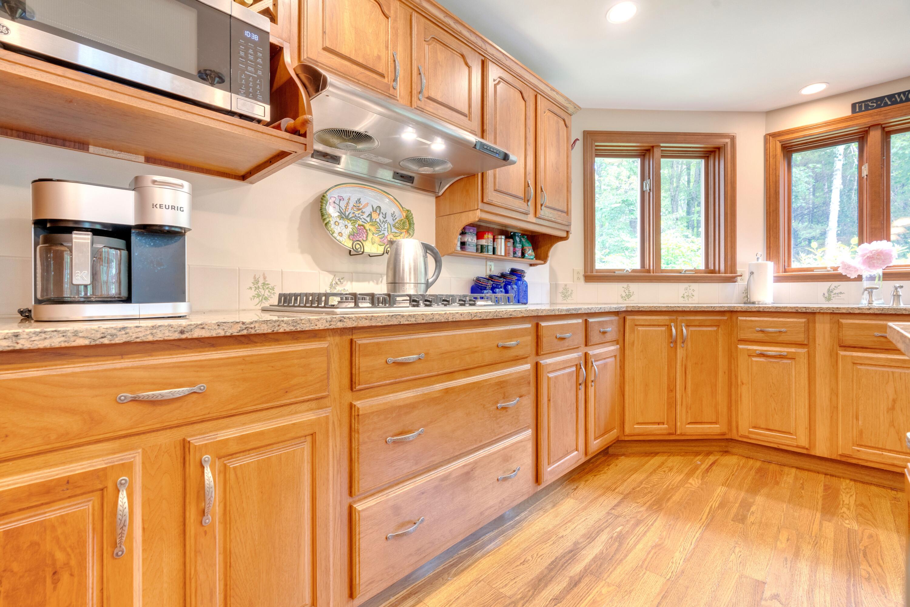 1047 Middle Road North Waterboro, ME 04061 - Photo 6 of 56 Kitchen