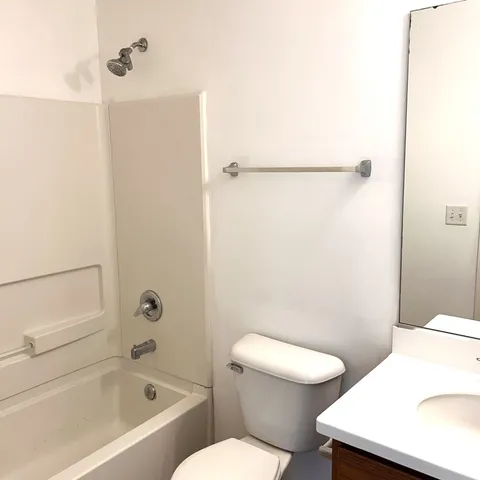 $2,650 | 9859 Williams Drive, Huntley, IL 60142