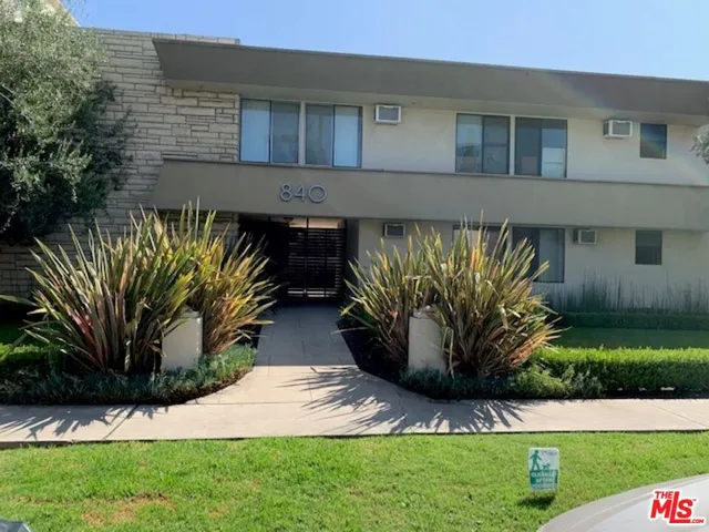 $1,700 | 840 South Bedford Street, Unit 4, Los Angeles, CA 90035