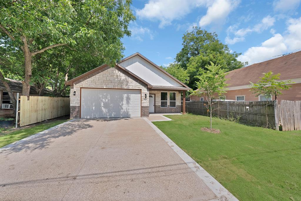 1112 Trinity Street Cleburne, TX 76031 - Photo 4 of 36