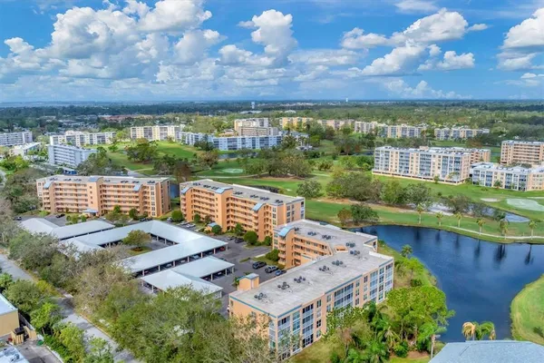 $2,000 | 4530 Pinebrook Circle, Unit 208, Bradenton, FL 34209