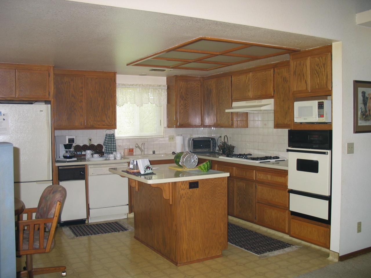 24514 Dersch Road Shingletown, CA 96088 - Photo 3 of 8 Kitchen