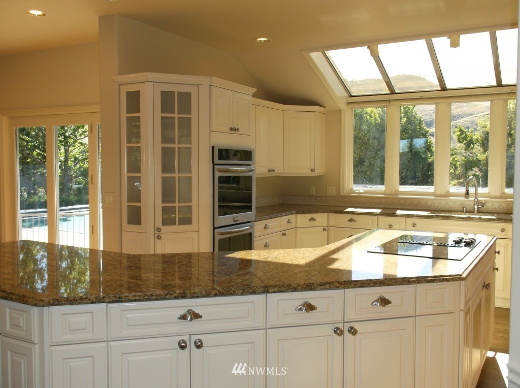1902 Broadview Wenatchee, WA 98801 - Photo 4 of 25 Gallery Image 4