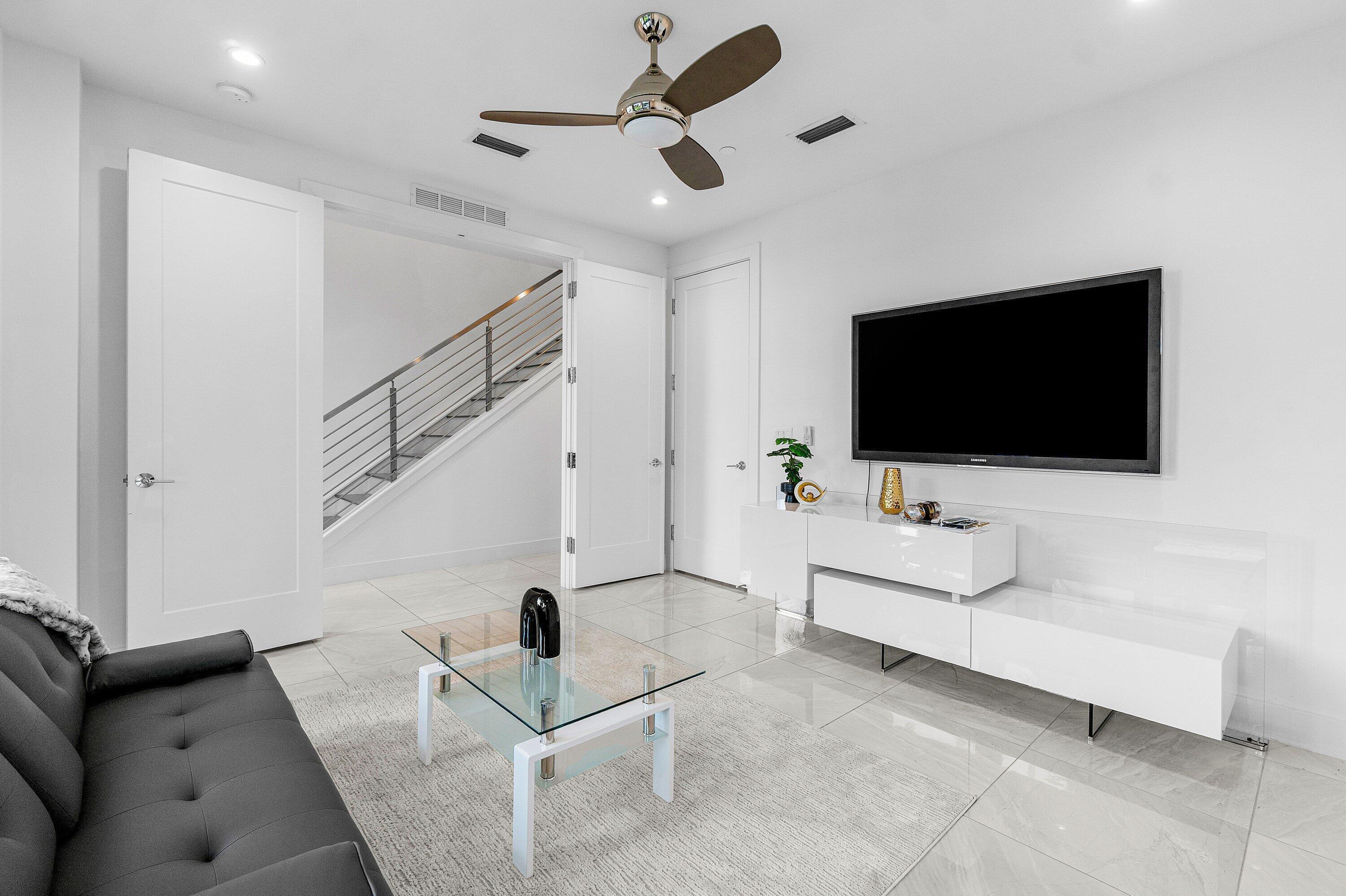 4053 Northwest 17th Way Boca Raton, FL 33431 - Photo 8 of 36 008-4053Northwest17thWay-BocaRaton-FL-33