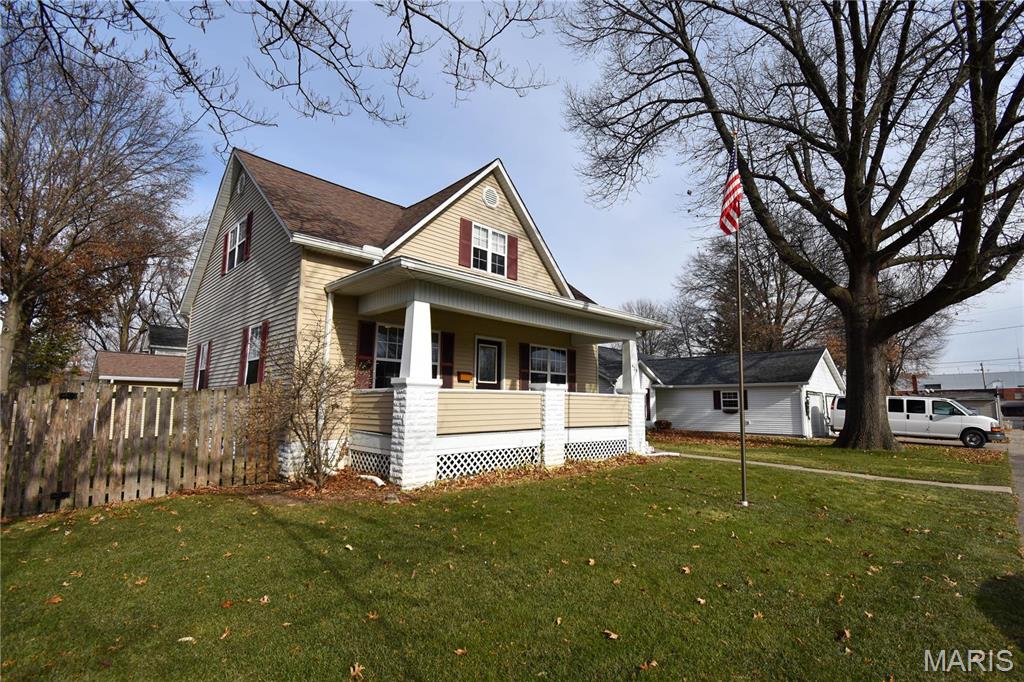 429 West Olive Street Staunton, IL 62088 - Photo 1 of 44