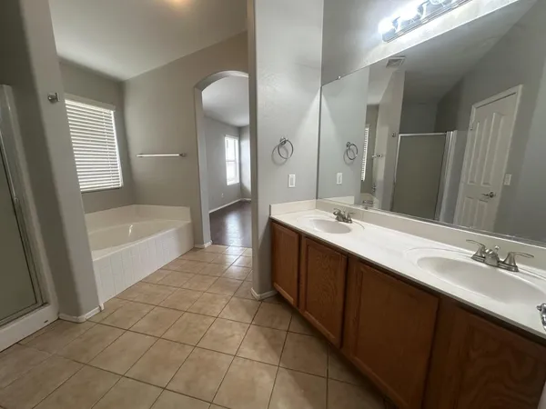 $2,495 | 1271 North Fresno Street, Chandler, AZ 85225