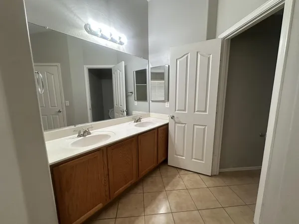 $2,495 | 1271 North Fresno Street, Chandler, AZ 85225