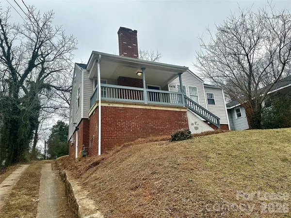 $1,295 | 2428 Gilmer Avenue Northeast, Winston-Salem, NC 27105