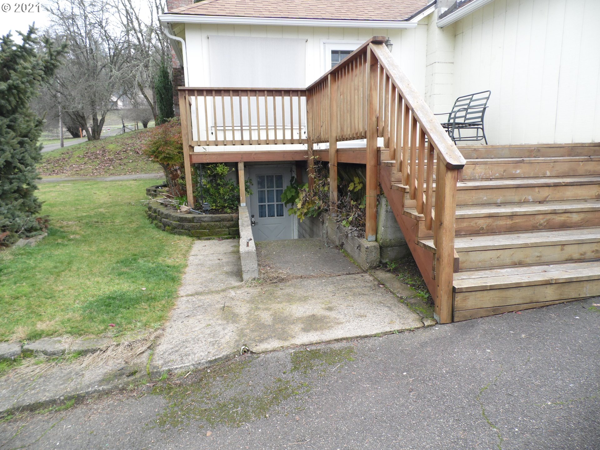 157 Spencer Court Roseburg, OR 97470 - Photo 3 of 32