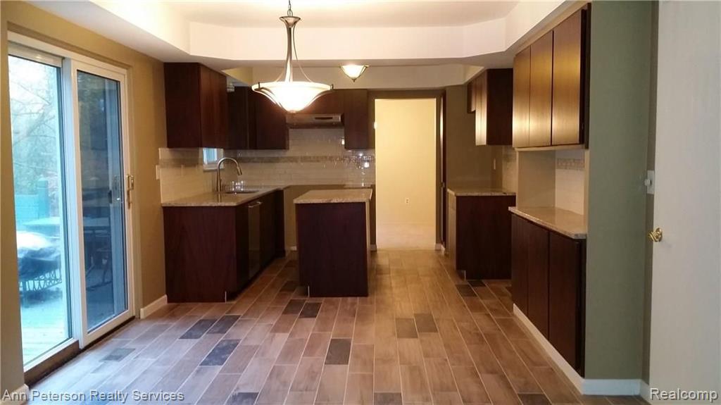 661 Ten Point Drive Rochester Hills, MI 48309 - Photo 13 of 43